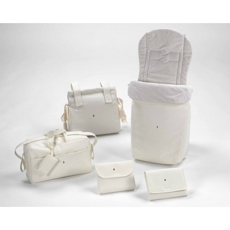 Bolso silla paseo en polipiel color beige de Disbebe